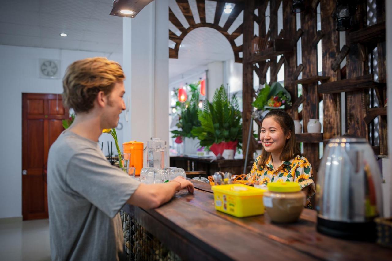 Sunshine Hostel 3 Hue Bagian luar foto