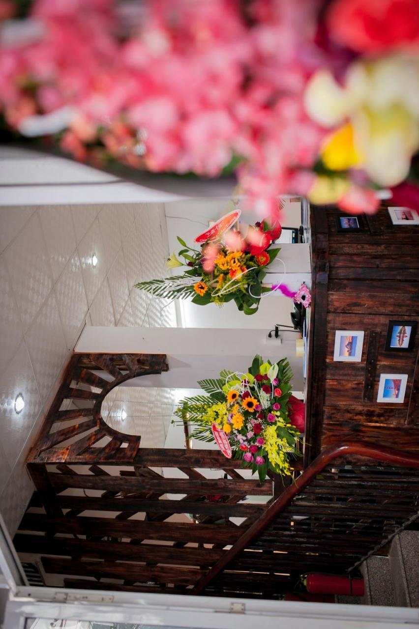 Sunshine Hostel 3 Hue Bagian luar foto