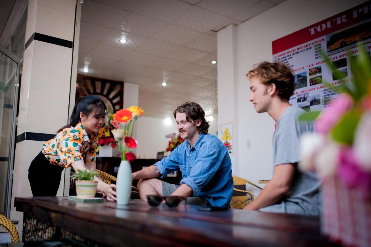 Sunshine Hostel 3 Hue Bagian luar foto